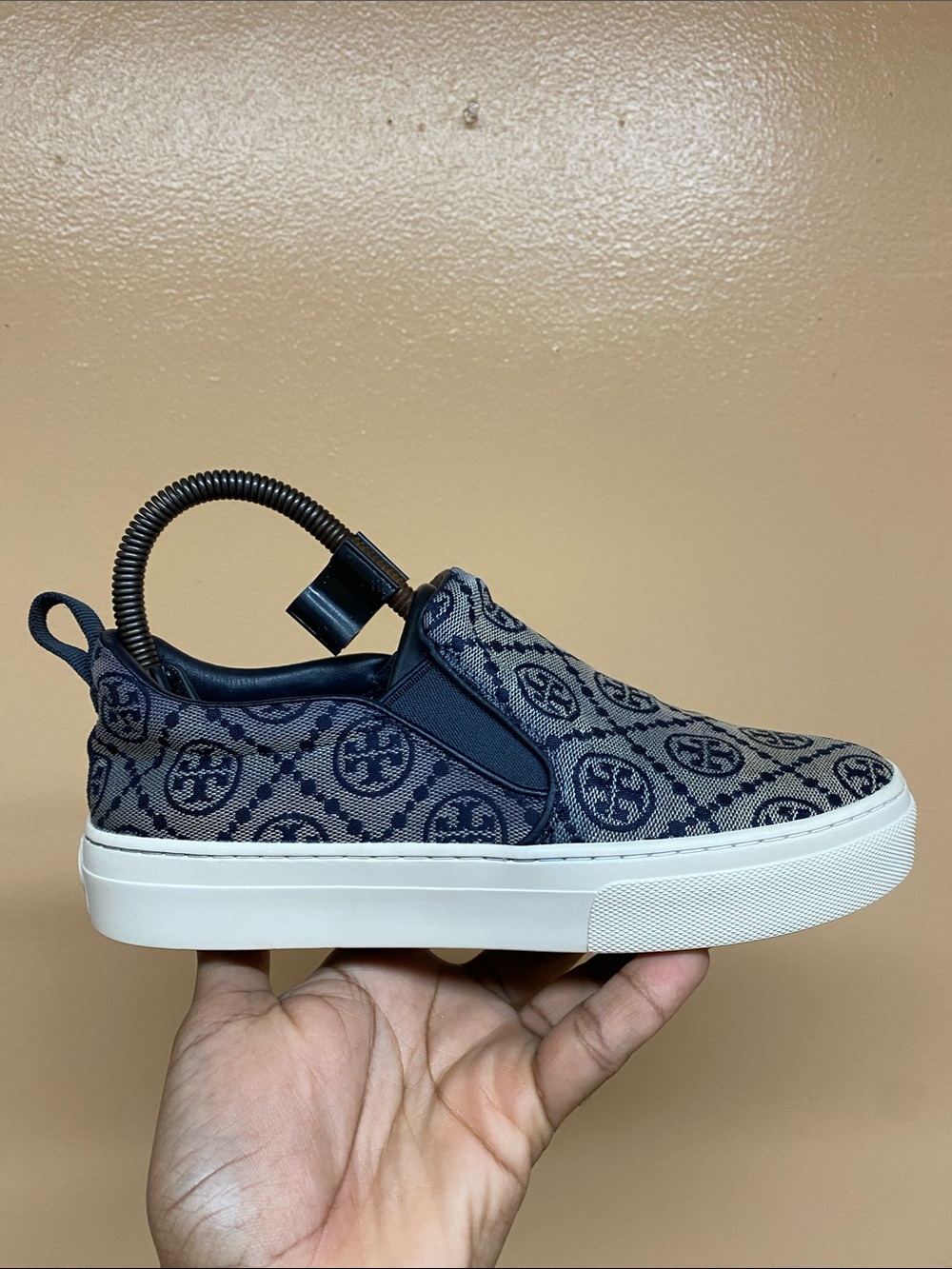Tory Burch T Monogram Women’s Slip On Sneakers Size 6.5M 87321-448 - Picture 4 of 17